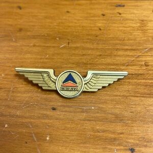 Vintage Delta Airlines Golden Wings Pin